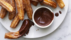 Read more about the article Churros With Chocolate Sauce